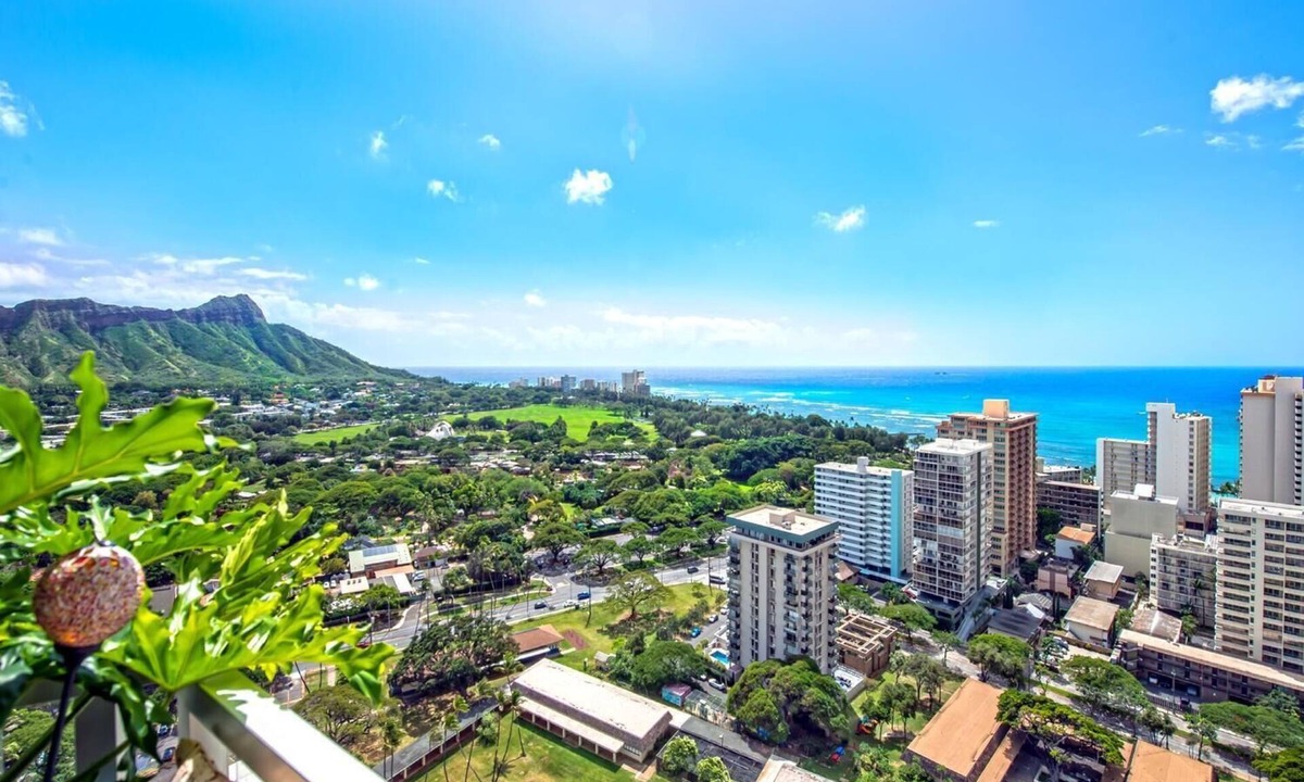 Waikiki Condo | 1-Bed/1-Bath, Furnished, In-unit W/D, High floor, Breathtaking Views Waikiki