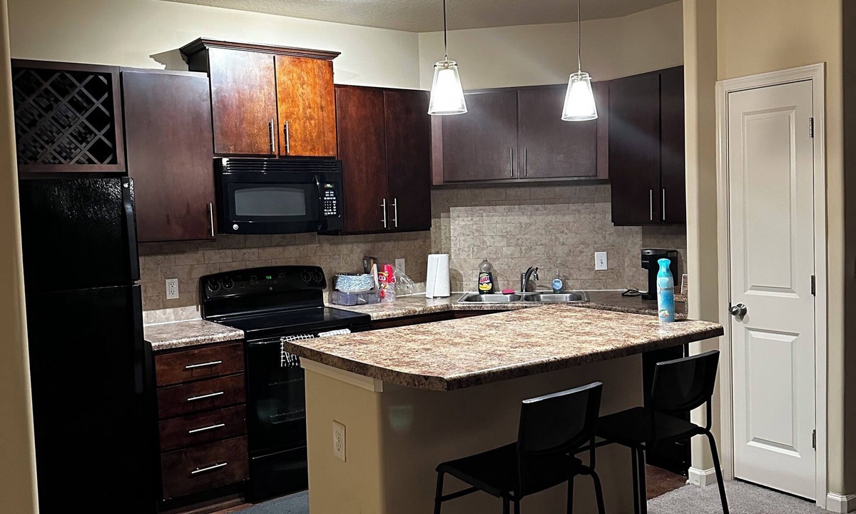 Executive Park Apartment | 1-bedroom apartment in Charlotte with WiFi