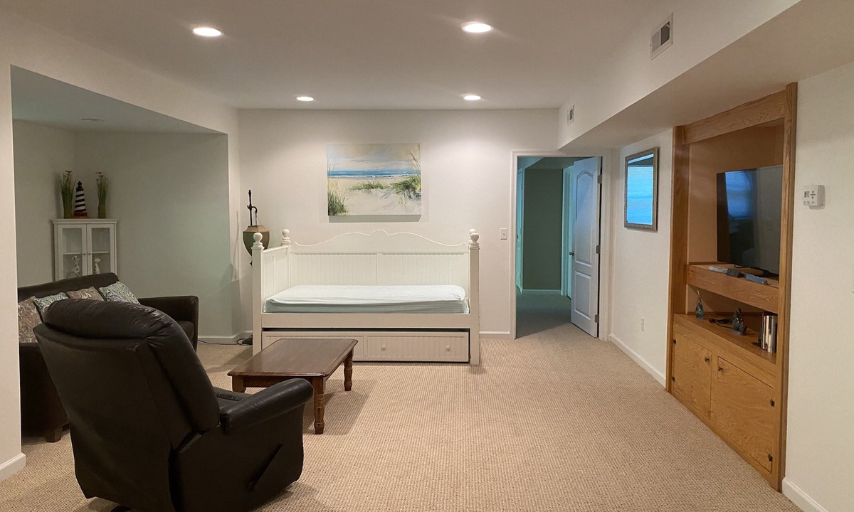 Rehoboth Beach Apartment | 1 Bedroom close to beach & a block to trail/private entrance/2adults+2minors.