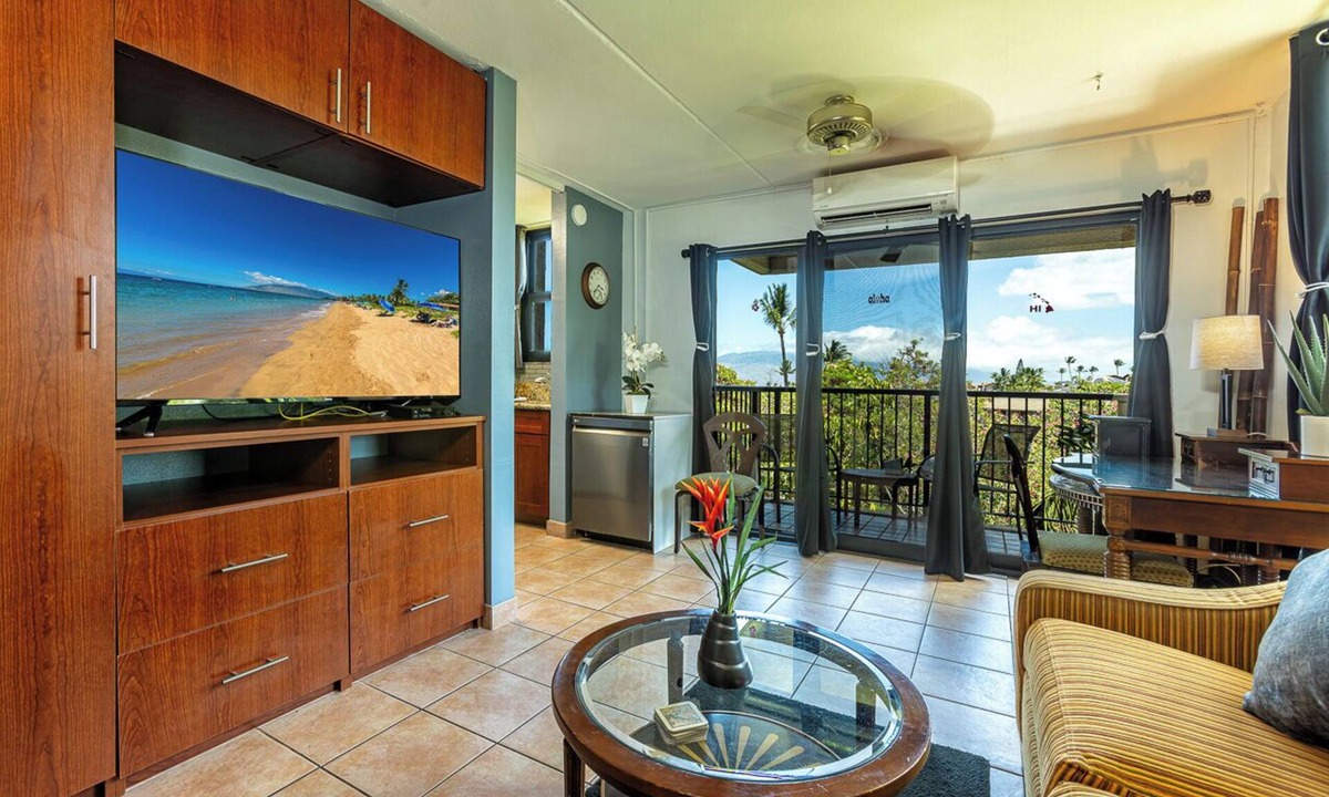 Kihei Apartment | 109.00 OceanView, Full-Size W/D, Dishwasher, 55"TV, Hotel-Zone, Beach across St,
