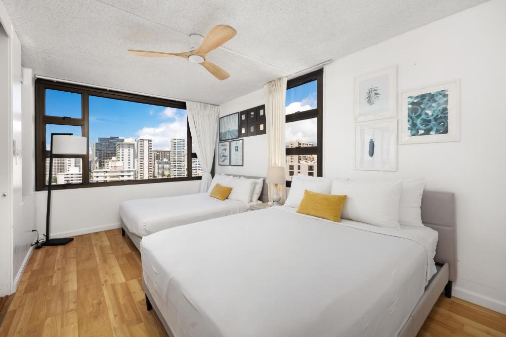 Waikiki Apartment | 17FL Fully Renovated, 5 mins to Beach with Parking