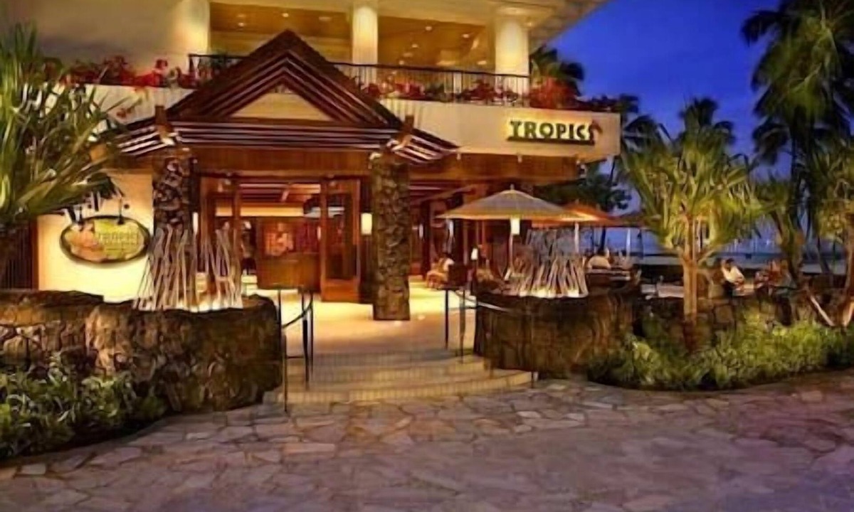 Waikiki Resort | 2/2 HGVC Hawaiian Village Beachfront Resort & Spa