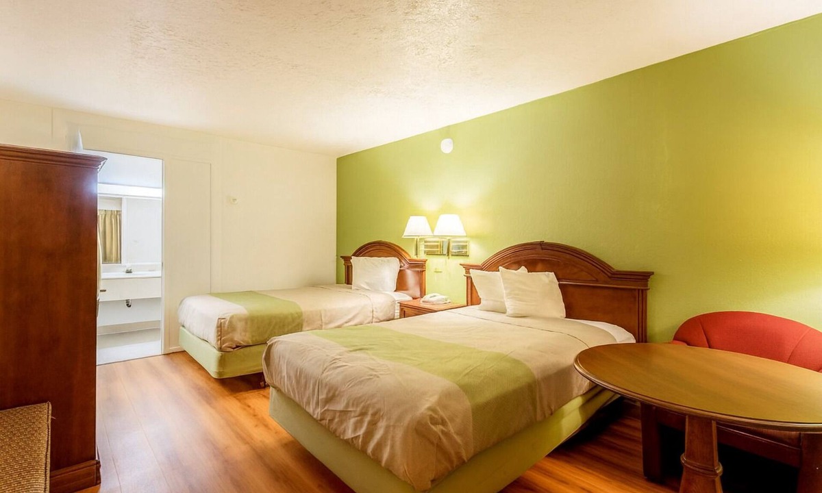 Edgewood Hotel | 2 Perfect Stopover Rooms Off I-95 w/Close to Local Restaurants
