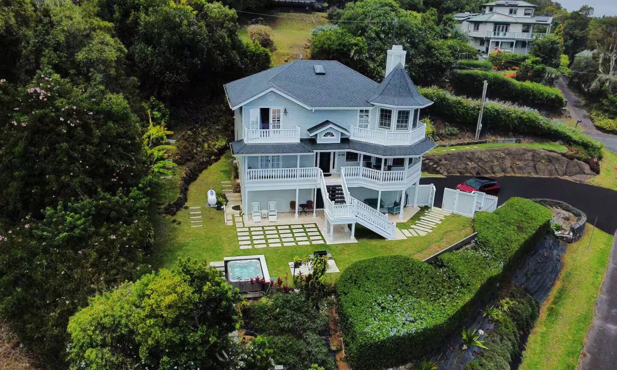 Waimea House | 2600ft Luxury Paradise: Hot Tub & Maunakea Views