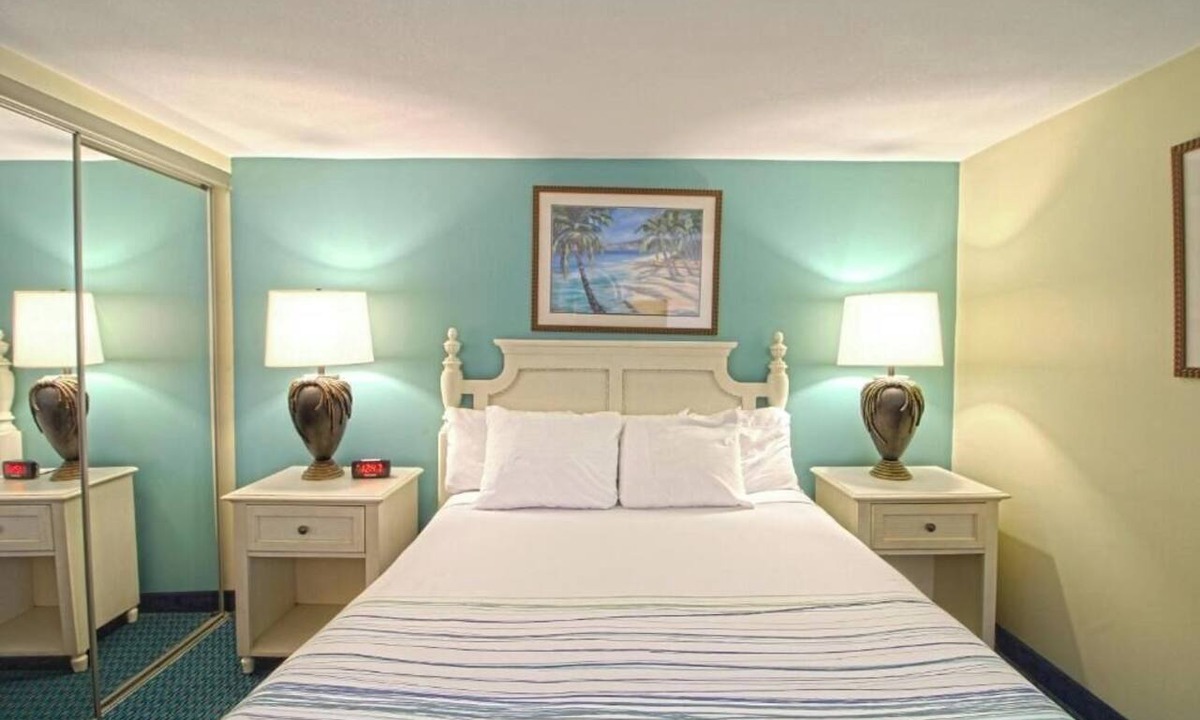 Ocean Drive Hotel | 2BR Beachfront Stay | Peppertree w/Pool & Hot Tub