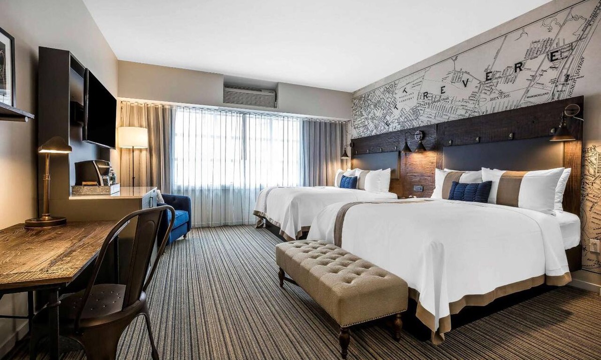 Everett Hotel | 4 Pet-Friendly Accommodations for Family or Friends | Free On-site Parking