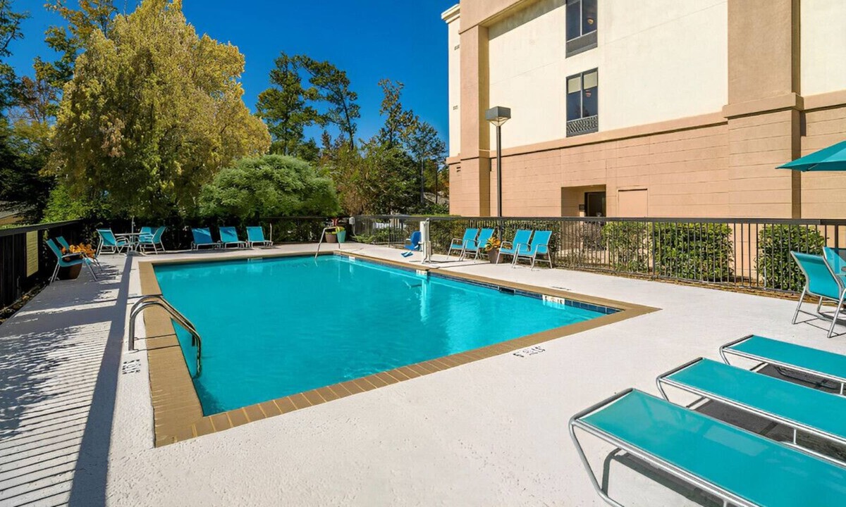 Opelika House | A Charming King Bed! With Free Breakfast