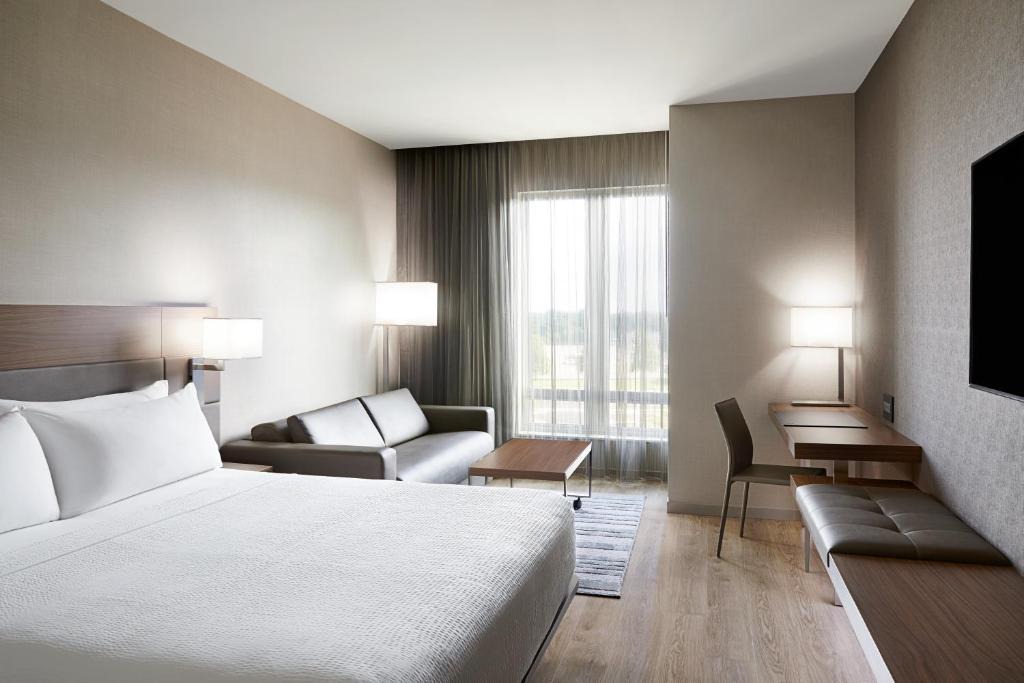 South Loop Hotel | AC Hotel by Marriott Bloomington Mall of America