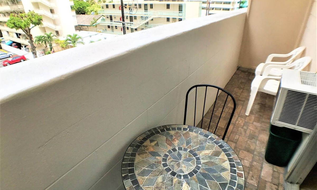 Waikiki Apartment | ALOHA-WAIKIKI FUN & CHARMING near BEACH 52