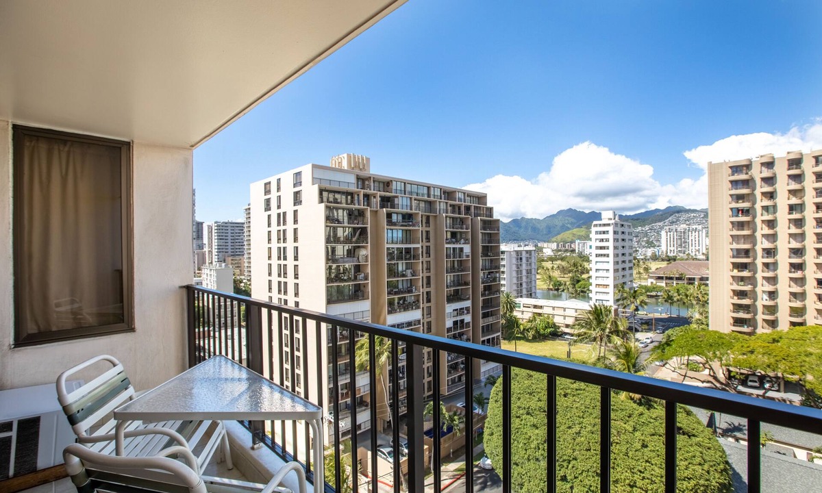 Waikiki Condo | Aston Waikiki Banyan 1BST1 | Pool & Hot Tub