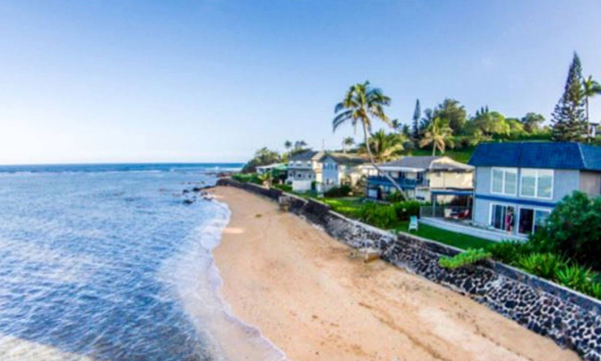 Anahola House | Beachfront Cottage Rental with Snorkeling near Anahola, Hawaii