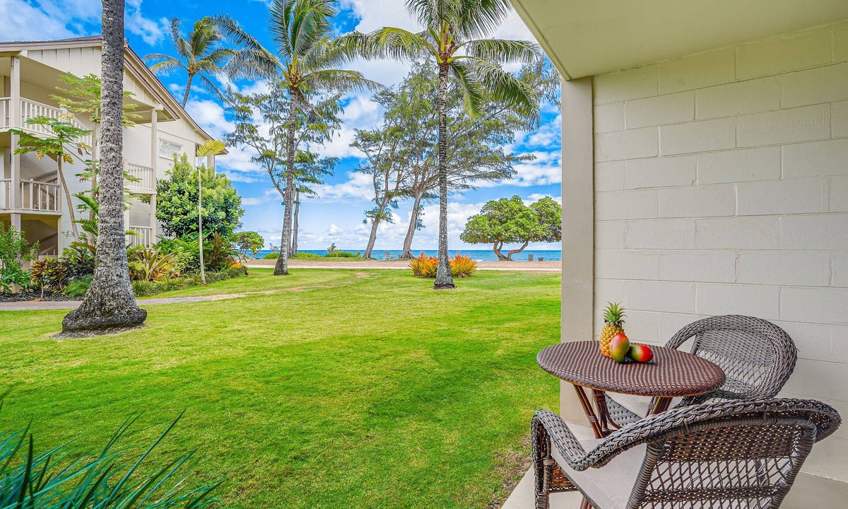 Wailua Apartment | Beachfront Ocean View, Split AC, Pool, Hot Tub