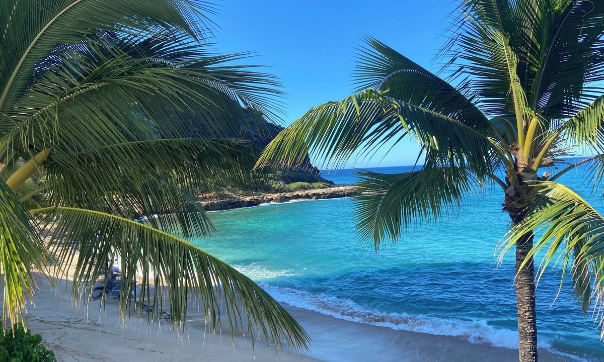 Makaha Condo | Beachfront Paradise Luxury condo Oahu Hawaii