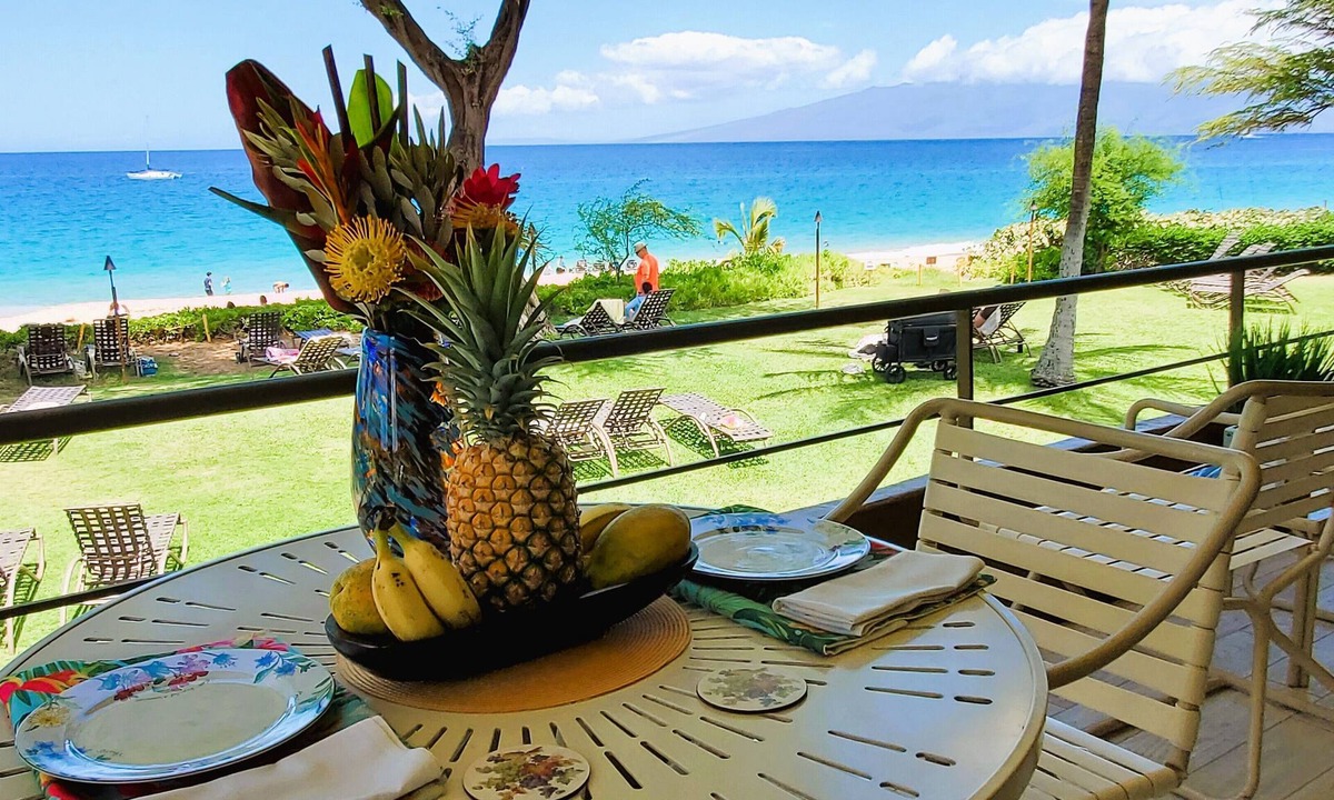 Kaanapali Resort | Beachfront unit with Everlasting Memories, Select dates to see discounted rates!