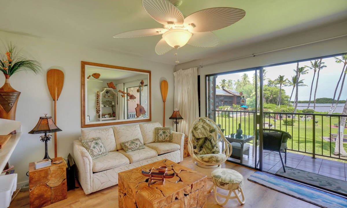 Kaunakakai Condo | Beachside Molokai Condo w/Lanai & Pool Access!