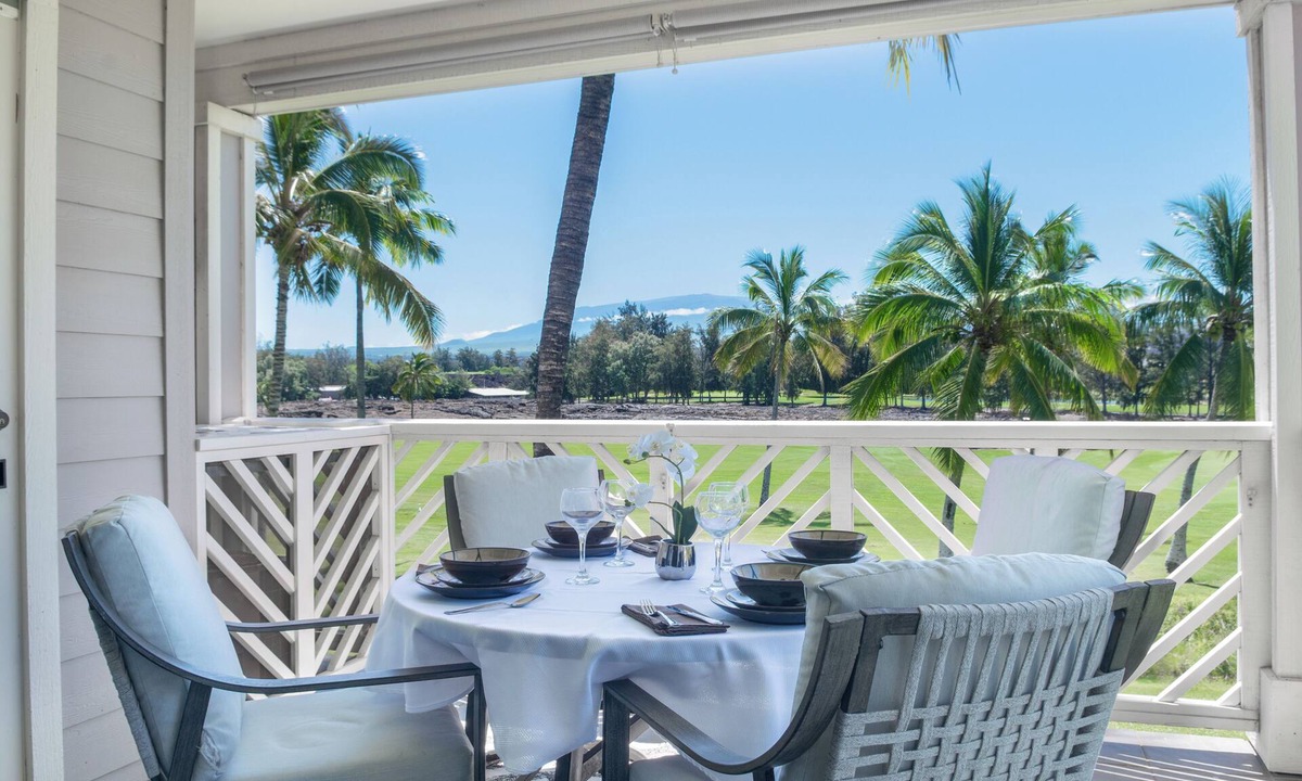 Waikoloa Condo | Beautiful condo walking distance to the beach, shops and restaurants