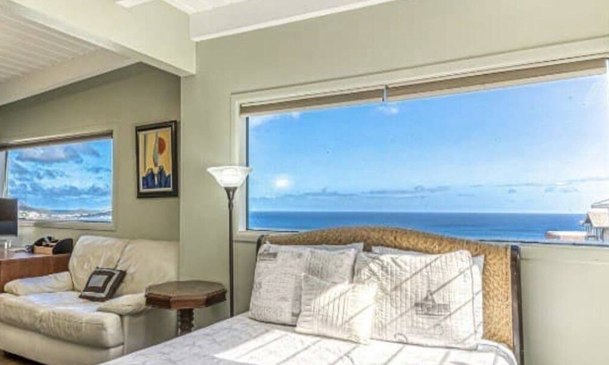 'Aina Haina House | Beautiful Hawaii! Panoramic Ocean View, a Private Pool!