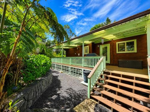 Volcano House | Beautiful Volcano Getaway With Hot Tub Near National Park