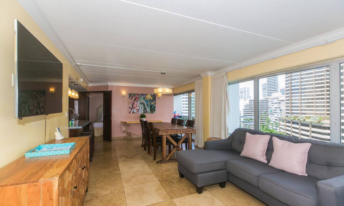 Waikiki Condo | Beautifully Remodeled 2 Bedroom Waikiki Condo - Sleeps 6!
