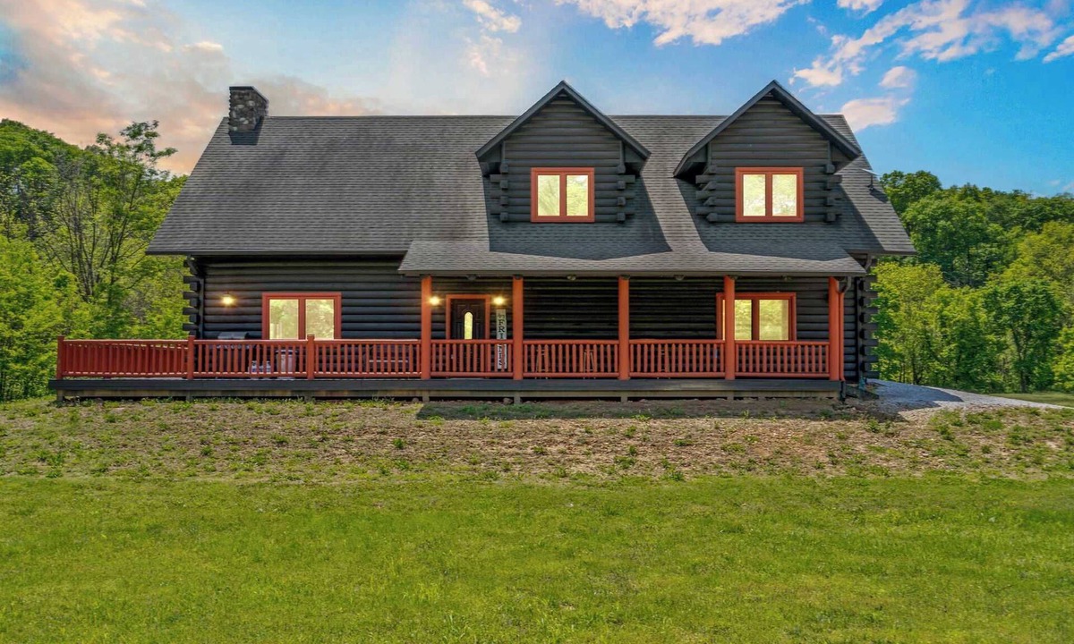 Rogers House | Black Lodge Cabin on Big Sugar, Easy access to NWA