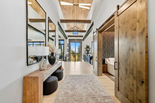 Three Peaks House | Brand New Eagles Nest Property