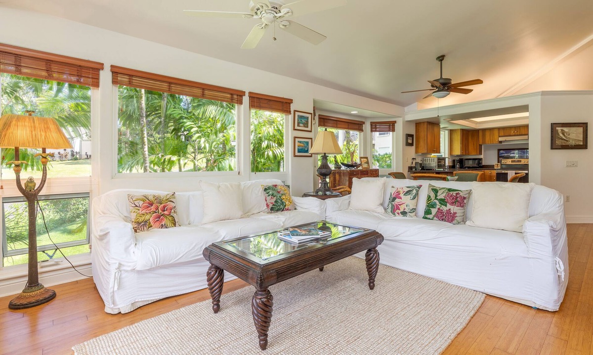 Princeville Condo | Breathtaking Mountain Views, drive to Hanalei Town