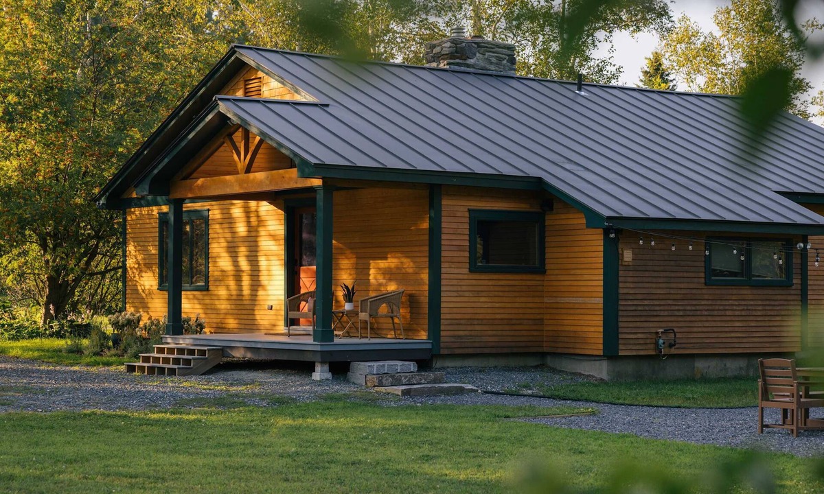Bridgewater Corners Cabin | Brookside Cabin + Hot Tub | Woodstock & Killington