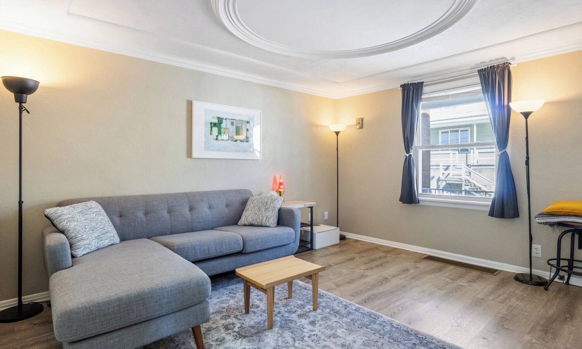 Plains House | Charming fully-furnished 2 bedroom home
