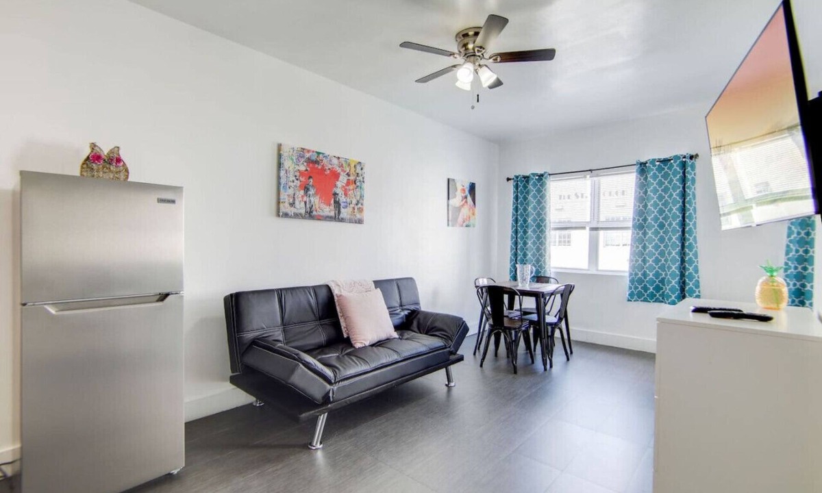 Flamingo/Lummus Condo | Charming Large Studio Near Ocean Dr - South Beach