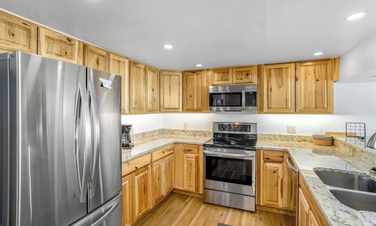 Copper Mountain Condo | Comfortable condo with ski lift views, shared fitness room, gas fireplace, & W/D