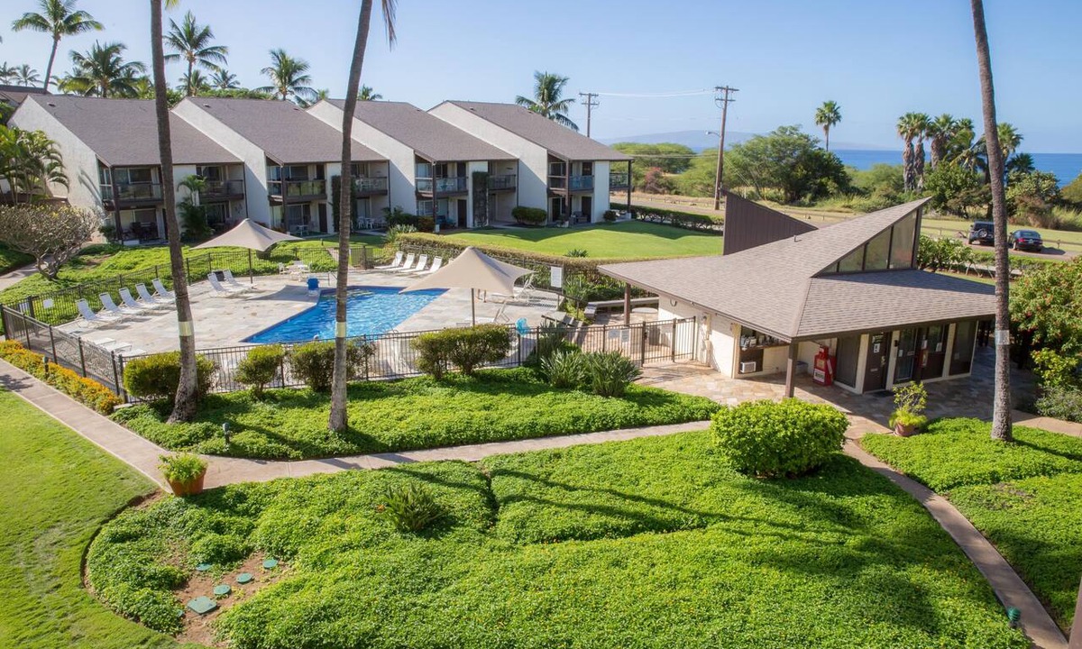 Kihei Condo | Comfortable Ground Floor Condo - Steps to Pool & BBQ area - Sleeps 4!