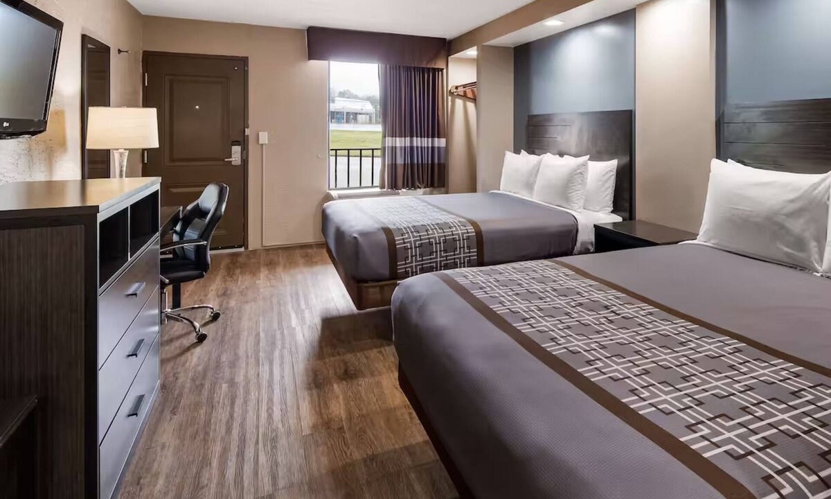Jasper Hotel | Comfortable Jasper Room Near Dining & Local Attractions + Free Parking & Bfast