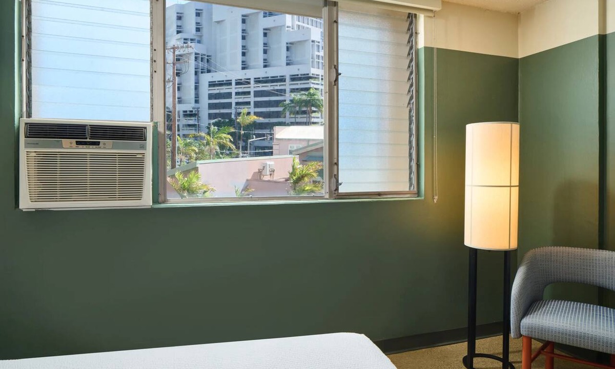 Ala Moana Hotel | Convenient Stay in Hawaii! 2 Comfortable Units Onsite Pool