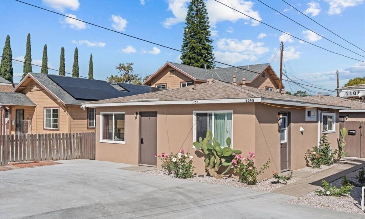 Tustin House | Cozy 1-bedroom bungalow in charming Tustin with AC