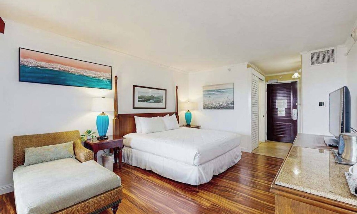Hanamaulu Apartment | Cozy Ocean-View Lihue Studio with Pools, Gym & Hot Tub