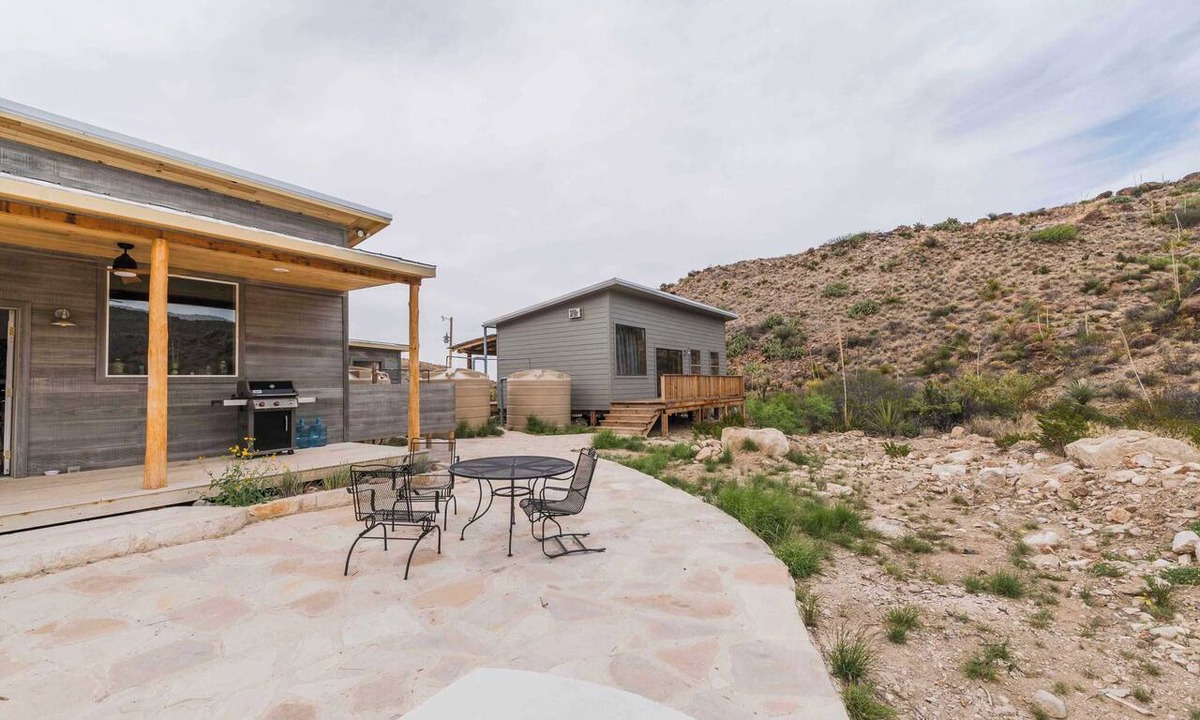 Alpine House | Crystal Mountain Cabin PLUS Bunkhouse. TWO Houses