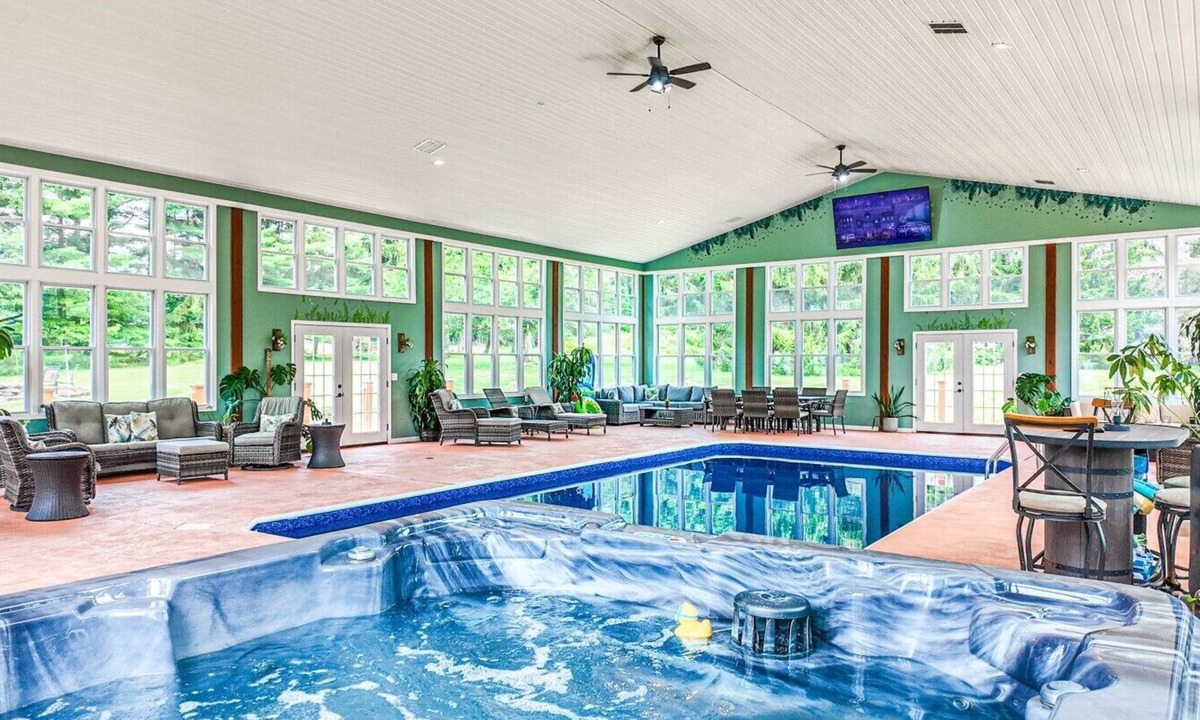 Kresgeville House | Deer Run Retreat W/Indoor Pool & Hot Tub