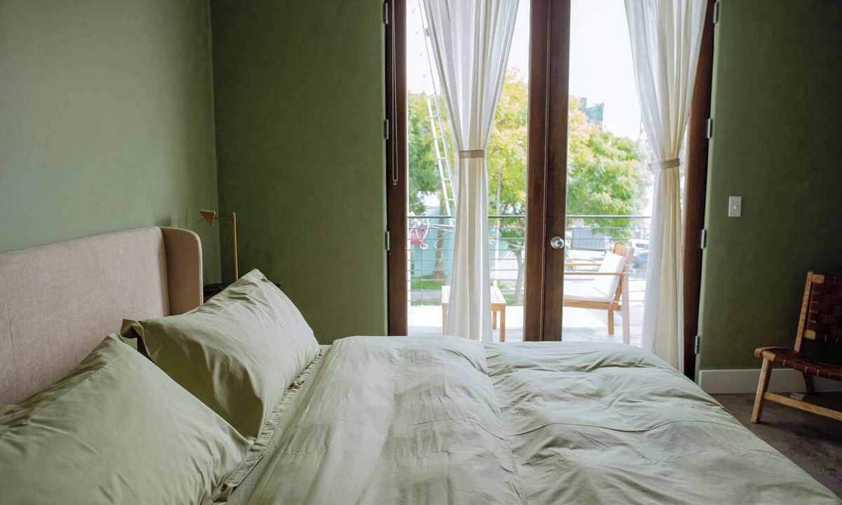 West Hollywood Bed & Breakfast | Designer's Apartment in the Heart of West Hollywood