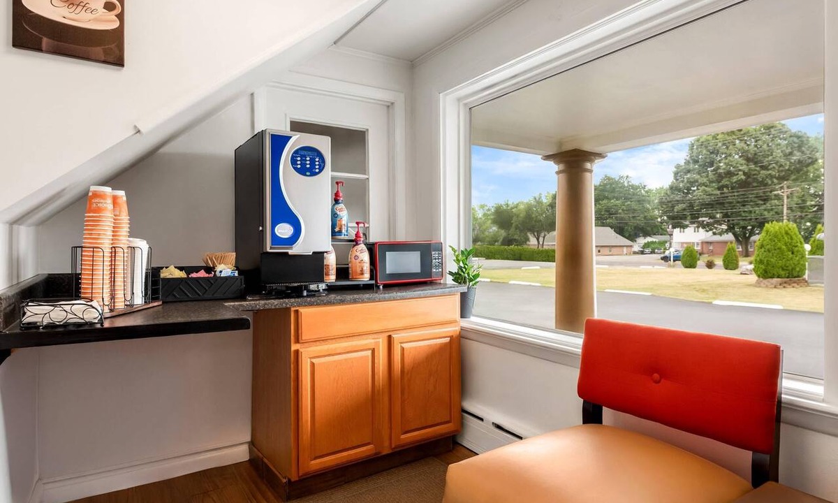 Palmyra Hotel | Econo Lodge Palmyra - Hershey