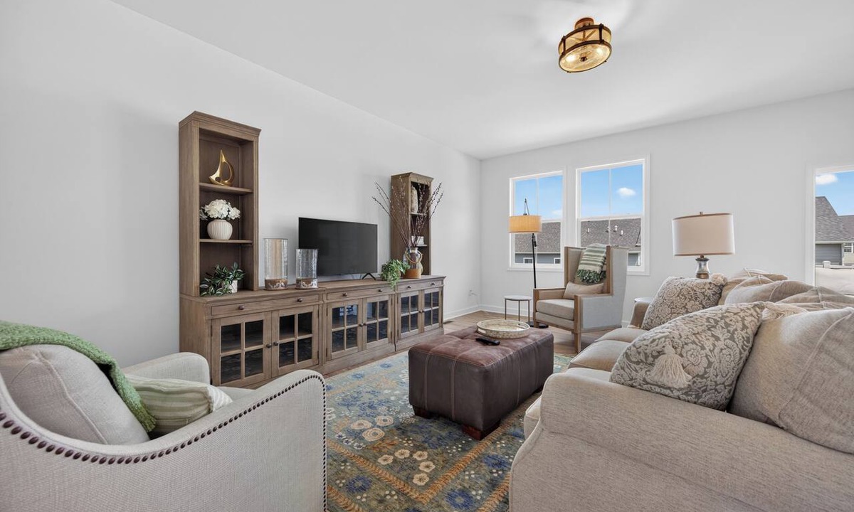 Blacksburg House | Enjoy a spacious multi-level townhome just minutes from Virginia Tech, featuring an open-concept layout, a gourmet kitchen, a private deck, and seasonal access to the community pool.