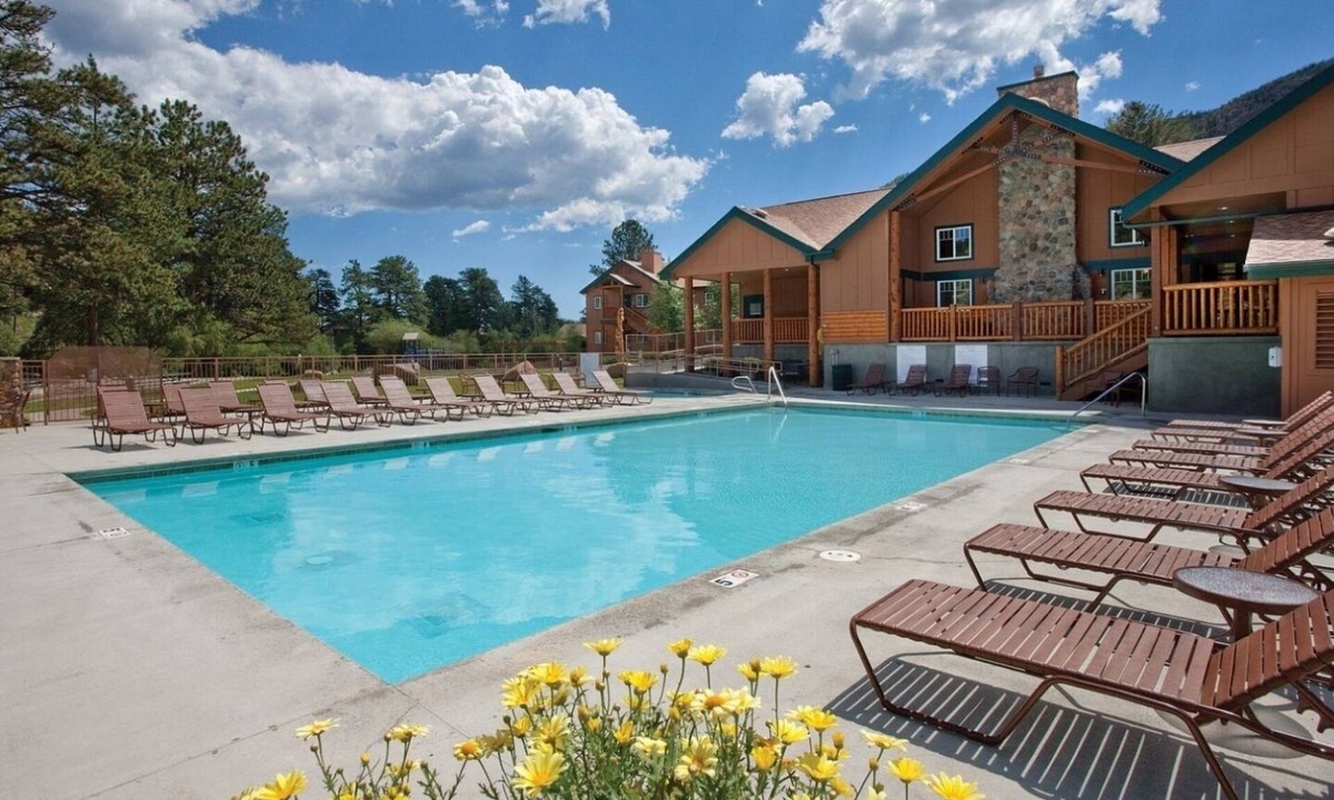 Estes Park Resort | Estes Park | Estes Park Lodge Stay | Hot Tub & Fireplace | 2BR