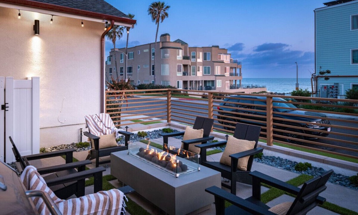 South Oceanside Villa | Family Retreat Steps 2 Ocean w/FirePit, SPA, BBQ, EV Charger, XBOX, Ps5, PetsOk