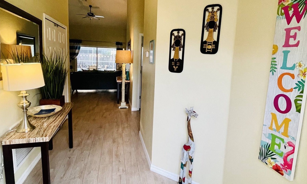 Woodridge Villa | Fantastic 4 Bed, 3 Bath & Private Pool, 30 mins from Disney. Snowbirds welcome!