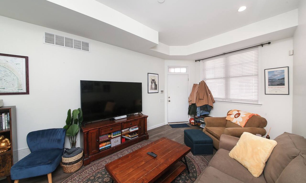Queen Village Apartment | Foodie Heaven in South Philly next to 9th Street Italian Market