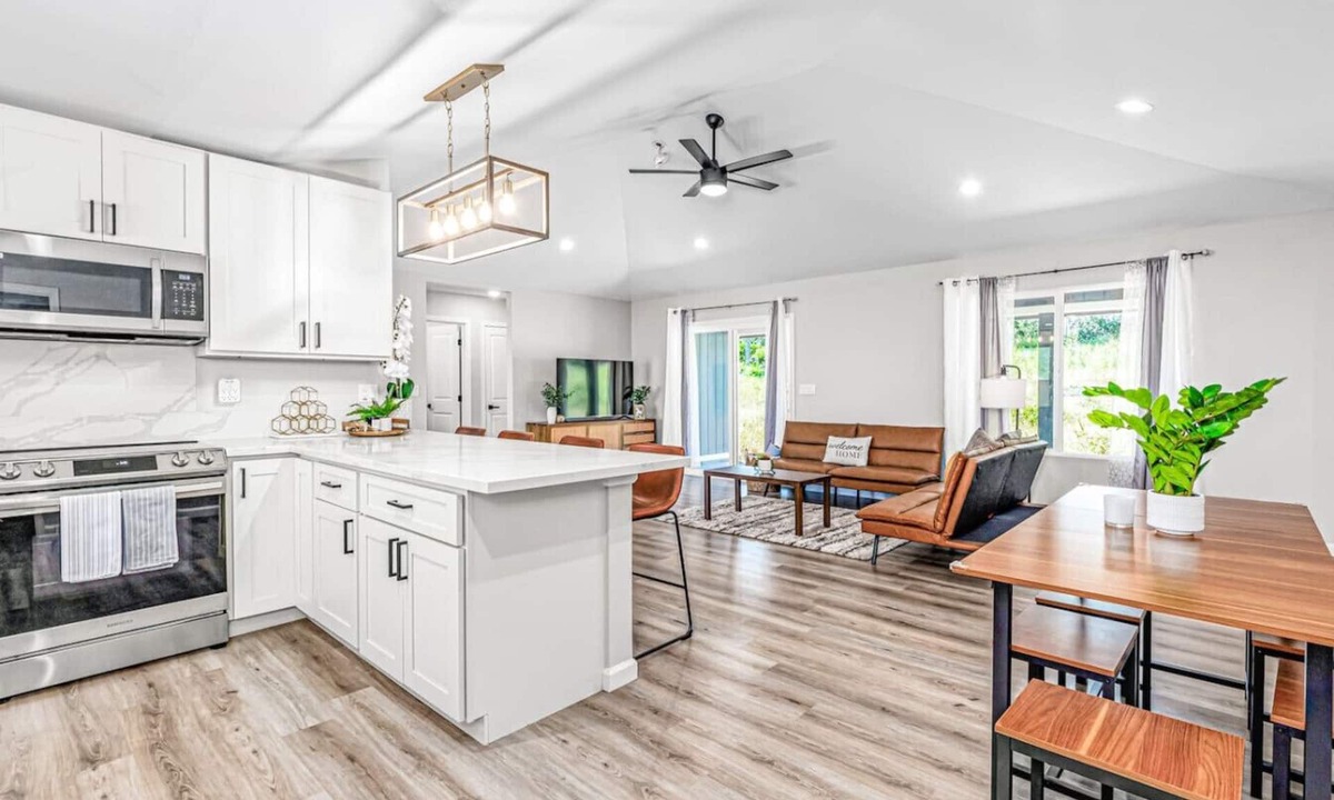 Keaau House | Garden View Home for Families Near Shipman Beach
