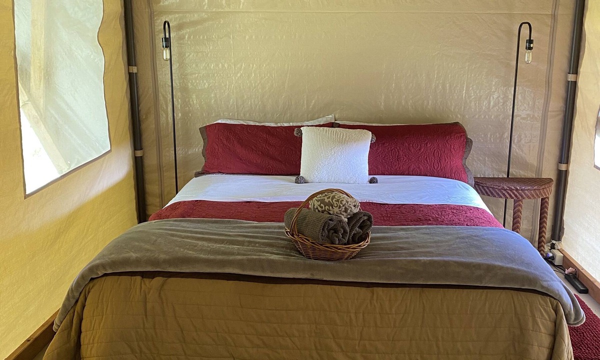Glenwood House | Glamping in Volcano