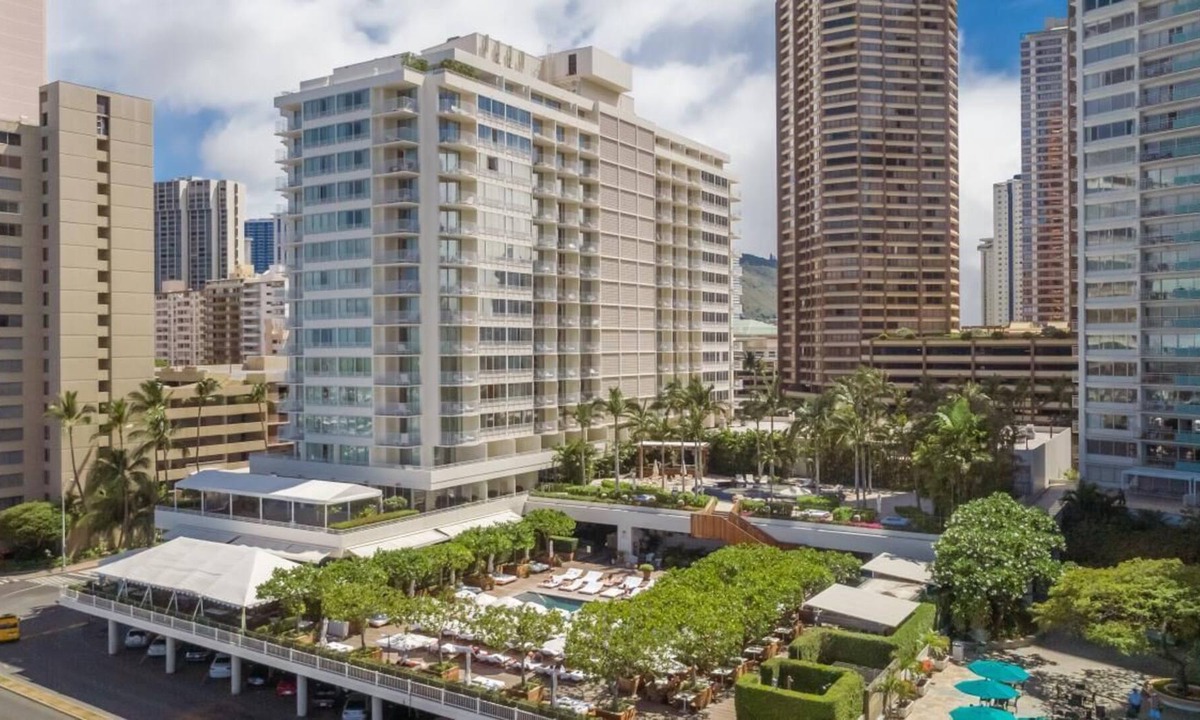 Waikiki Resort | Gorgeous Island Escape! 4 Stunning Studio Suites, Pools, Bar