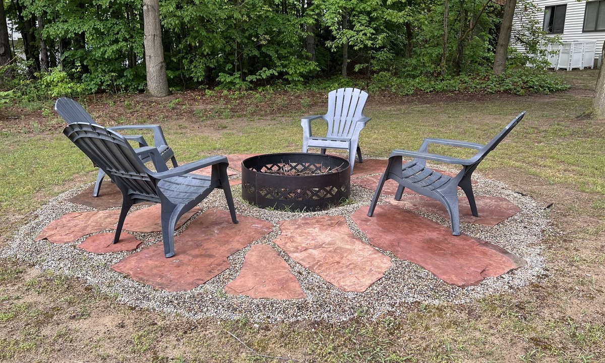 Saugatuck House | Great Location-2 minutes to Downtown/Blue Star Walking/Bike Trail @ Front Door