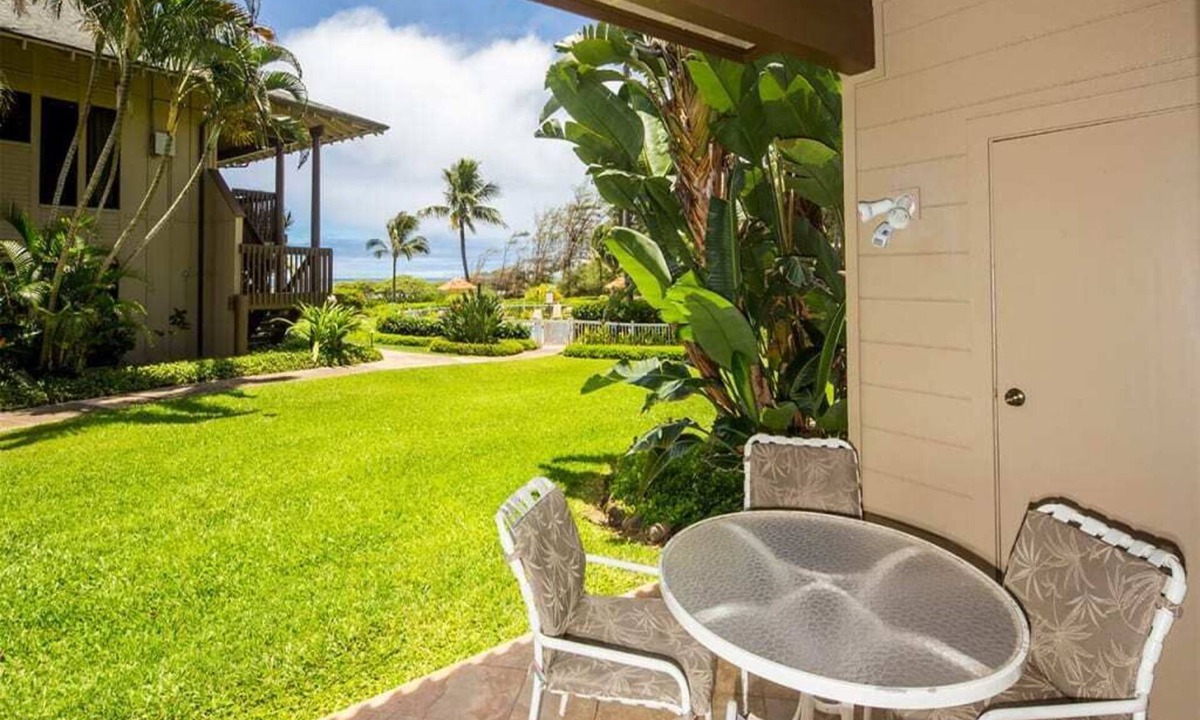 Lihue Condo | Hawaii Style w/Lawn off Lanai, Full Kitchen, WiFi, Ceiling Fans, DVD–Kaha Lani 111