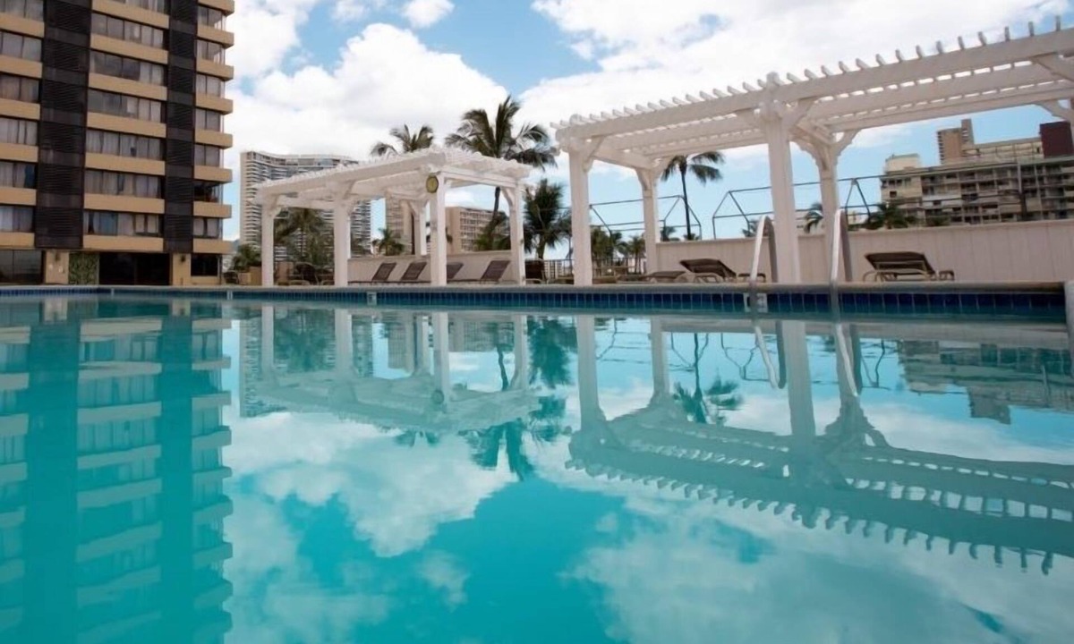 McCully - Moiliili Condo | Hawaiian Monarch 805 Condo by RedAwning